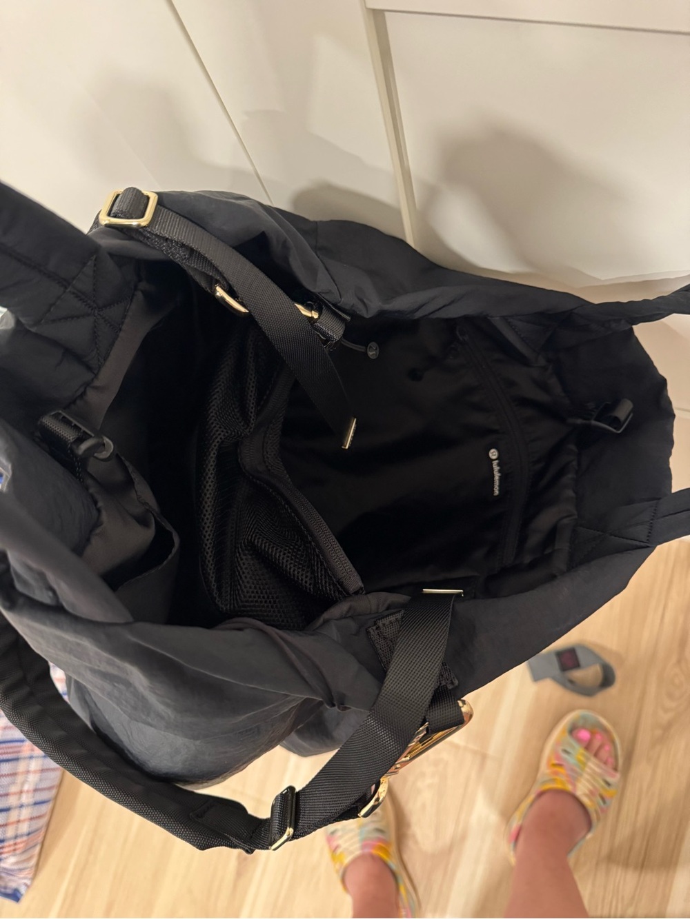 Lululemon On My Level Tote Bag 20L Black/Gold Crossbody Travel Gym Work Bag - Picture 8 of 8